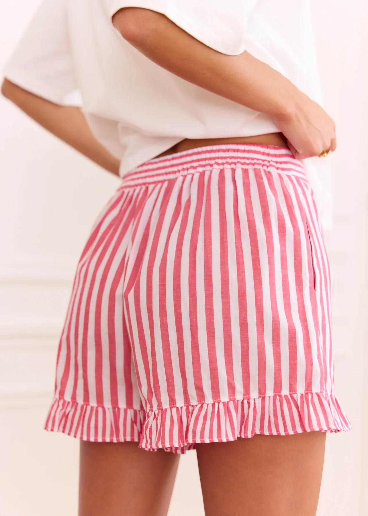 Short Tya - Image 8